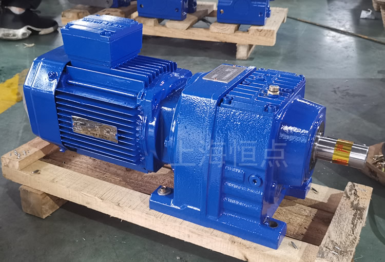 R47系列減速機配電機，藍色油漆實物照片