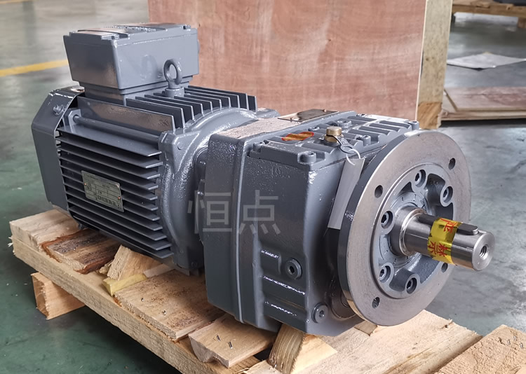 RF47系列減速機配直聯電機，立式安裝 輸出法蘭+軸 實物圖