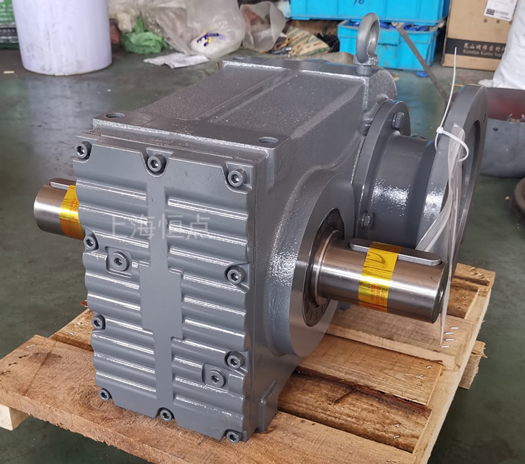 F77減速機 輸入配圓法蘭端蓋 輸出雙軸A+B 實物圖 - 上海恒點