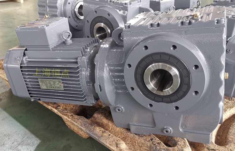 SA77系列減速機輸入配電機，輸出通孔，常用件實物圖