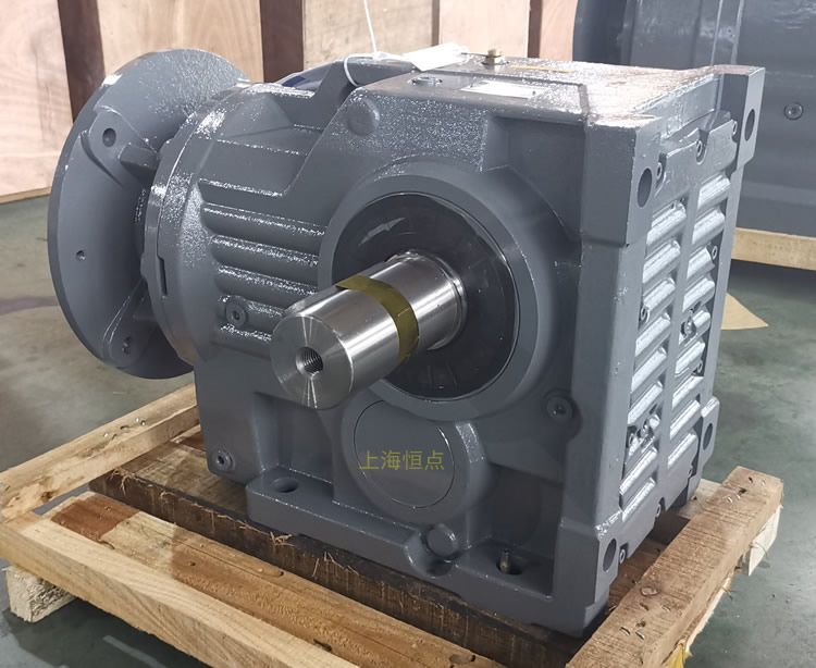 K97減速機，輸入配電機法蘭端蓋，右輸出單軸，實物圖如下